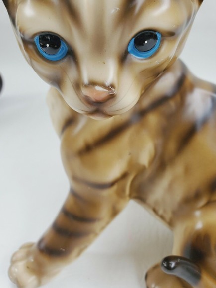 Midcentury M. Takai Porcelain Cat Life-Size Lifelike Signed 7-1/2" Kitten - Picture 6 of 9
